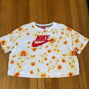 nike crop top outfit